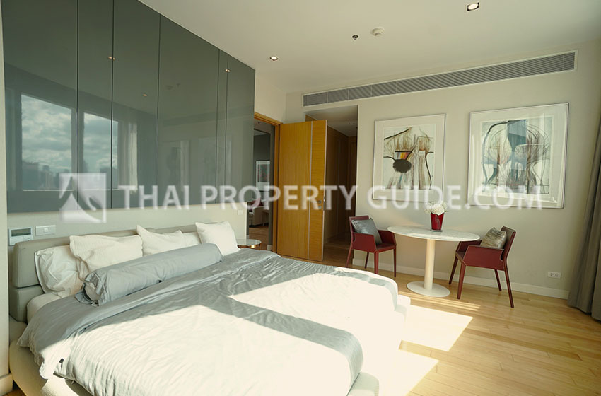 Condominium in Sukhumvit : Millennium Residence 